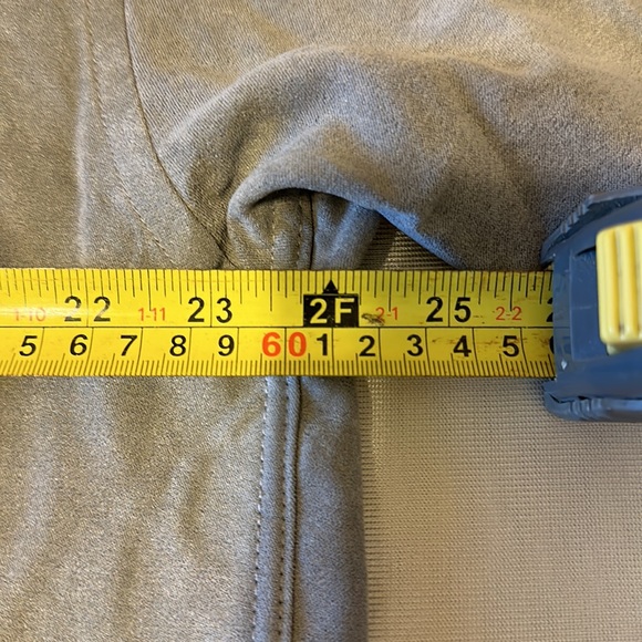 Men’s Grey Van Heusen-Soft Suede size 16 - 16 1/2 - Picture 5 of 7